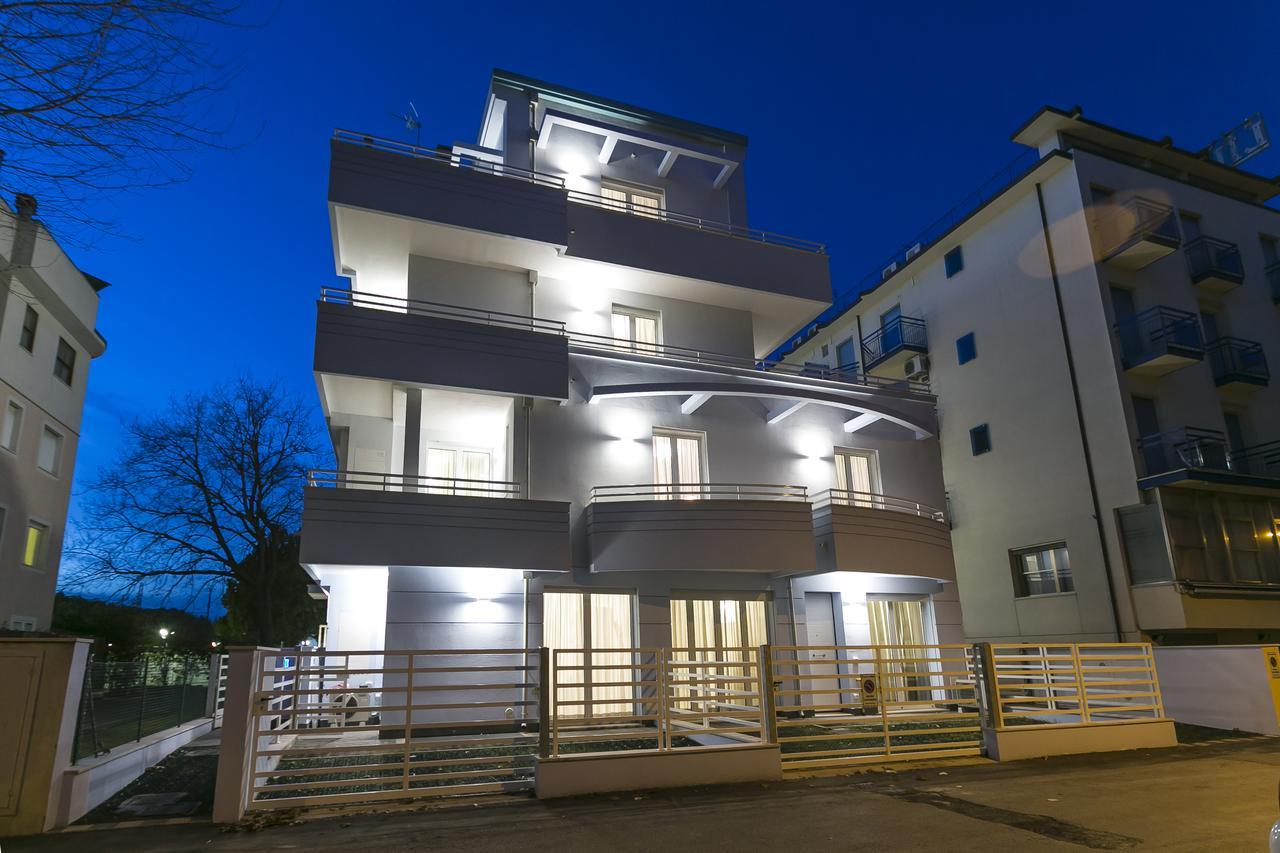 Aparthotel Residenza Riva Azzurra Rímini Exterior foto